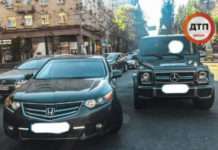 Mercedes-Benz побудував пікапи X-Class, в яких можна жити і готувати їжу