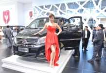 Фото: Дівчата на автосалоні в Шанхаї 2015 року