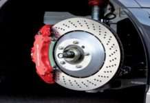 Скрип колодок: Як виправити свист при гальмуванні