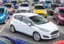 Продажі автомобілів в Росії: за 4 місяці 2015 року