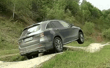 Відео: 2016 Mercedes-Benz GLC на бездоріжжі