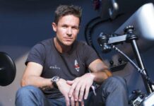 39 кілометрів безодні: стрибок з парашутом з величезної висоти