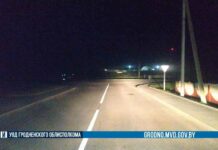 В обухово vw вилетів в меліоративний канал-постраждали 5 осіб. Відомо, що водій отримав права 10 днів тому