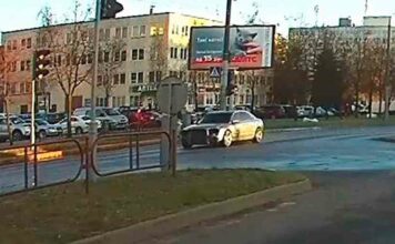 Як на ходу відкриваються капоти? відео з гродно