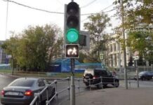 Російські водії зможуть повертати ” на пішохода»