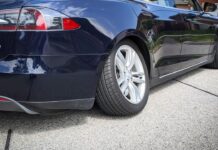 Tesla model s назвали найбільш ненадійним електромобілем