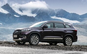 Російський chery tiggo 8 позбувся дволітрового мотора після рестайлінгу