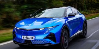 Огляд нового Alpine A390 2026 року: чудовий у керуванні, але дещо скомпрометований