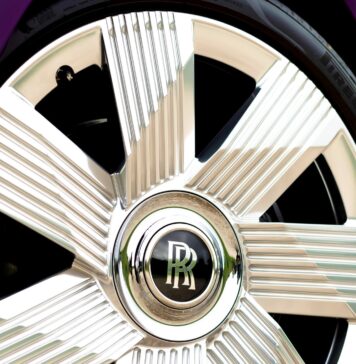 Навіть Rolls-Royce відчуває ціновий тиск електромобілів