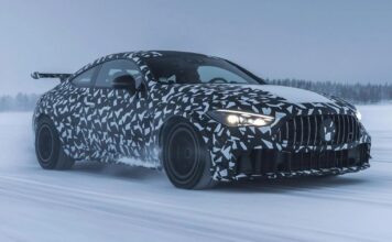 Mercedes-Benz підтверджує високоефективну модель CLE63 з двигуном V8