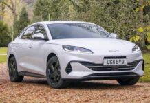 Глобальне зрушення в автопродажах: Підйом китайських автовиробників у 2025 році