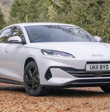 Глобальне зрушення в автопродажах: Підйом китайських автовиробників у 2025 році