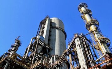 Австралія відкладає обслуговування нафтопереробних заводів, щоб пом’якшити паливну кризу