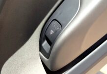 Tesla Перепроектувала Замки Дверей, Вперше Помічені у Cybercab