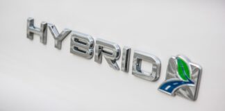 Les voitures hybrides expliquées : les systèmes légers, complets et rechargeables démystifiés