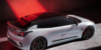 Zeekr Meluncurkan Edisi Ulang Tahun 001: Peningkatan Kinerja untuk Pasar EV Kelas Atas