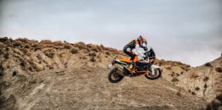 The New King of Long-Distance Adventure? Analyzing the KTM 1390 Super Adventure R