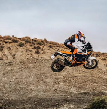 Новий король далеких пригод? Аналіз KTM 1390 Super Adventure R