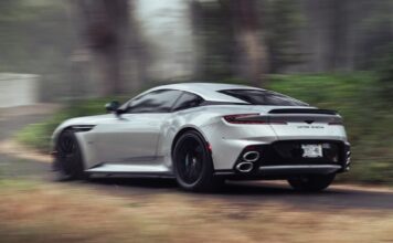 Перегляньте фотографії екстер’єру Aston Martin DB12 S 2026 року