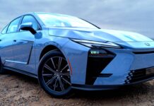 Спадщина V8 від Lexus проти майбутнього на батареях