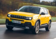 Jeep Avenger 2026: Брутальний вигляд, тісний салон