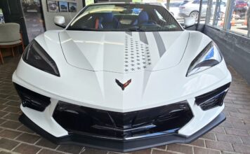 Chevy хотів 104 тисячі доларів за свій Patriotic Corvette, учасники не хотіли перевищувати 89 тисяч доларів