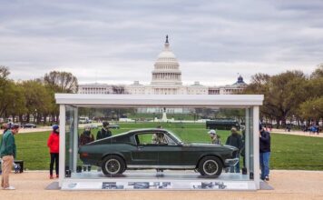 Чому Mustang Bullitt Стіва Маккуїна та перший Plymouth Voyager потрапили в один історичний список