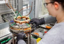 Новий електродвигун Renault і Valeo обходиться без рідкісноземельних металів
