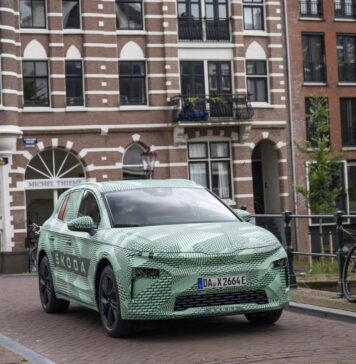 Огляд Škoda Elroq: чи є новий компактний електромобіль розумним вибором?